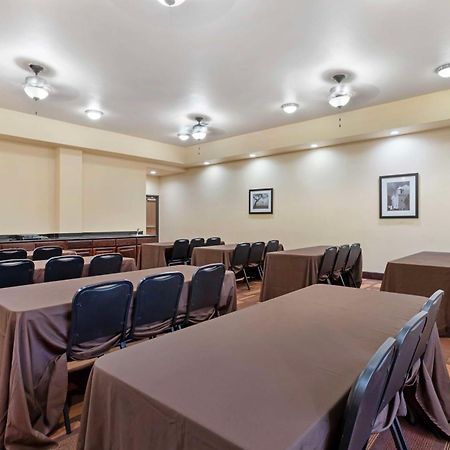 Best Western Plus Goliad Inn & Suites Экстерьер фото