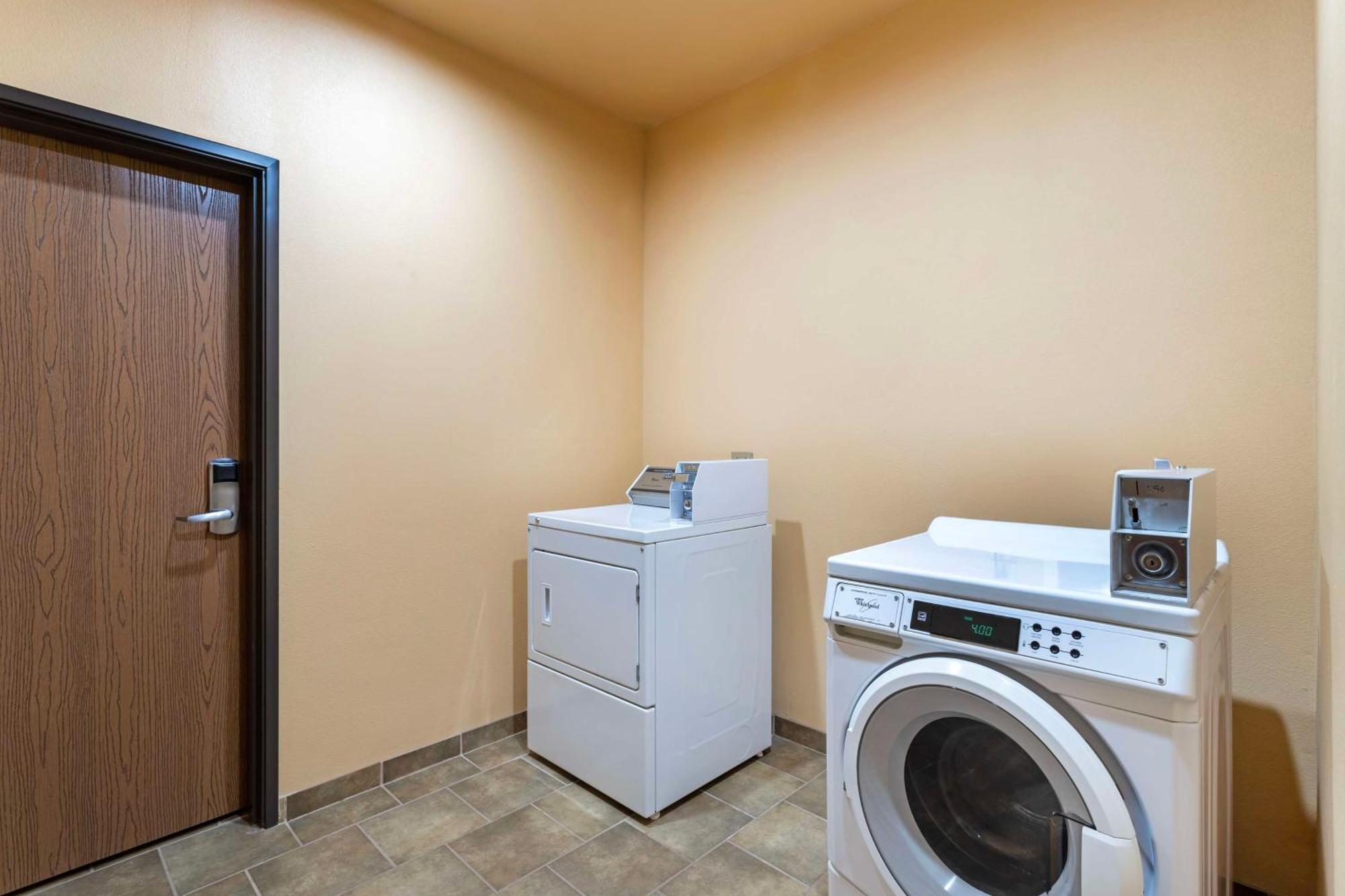 Best Western Plus Goliad Inn & Suites Экстерьер фото