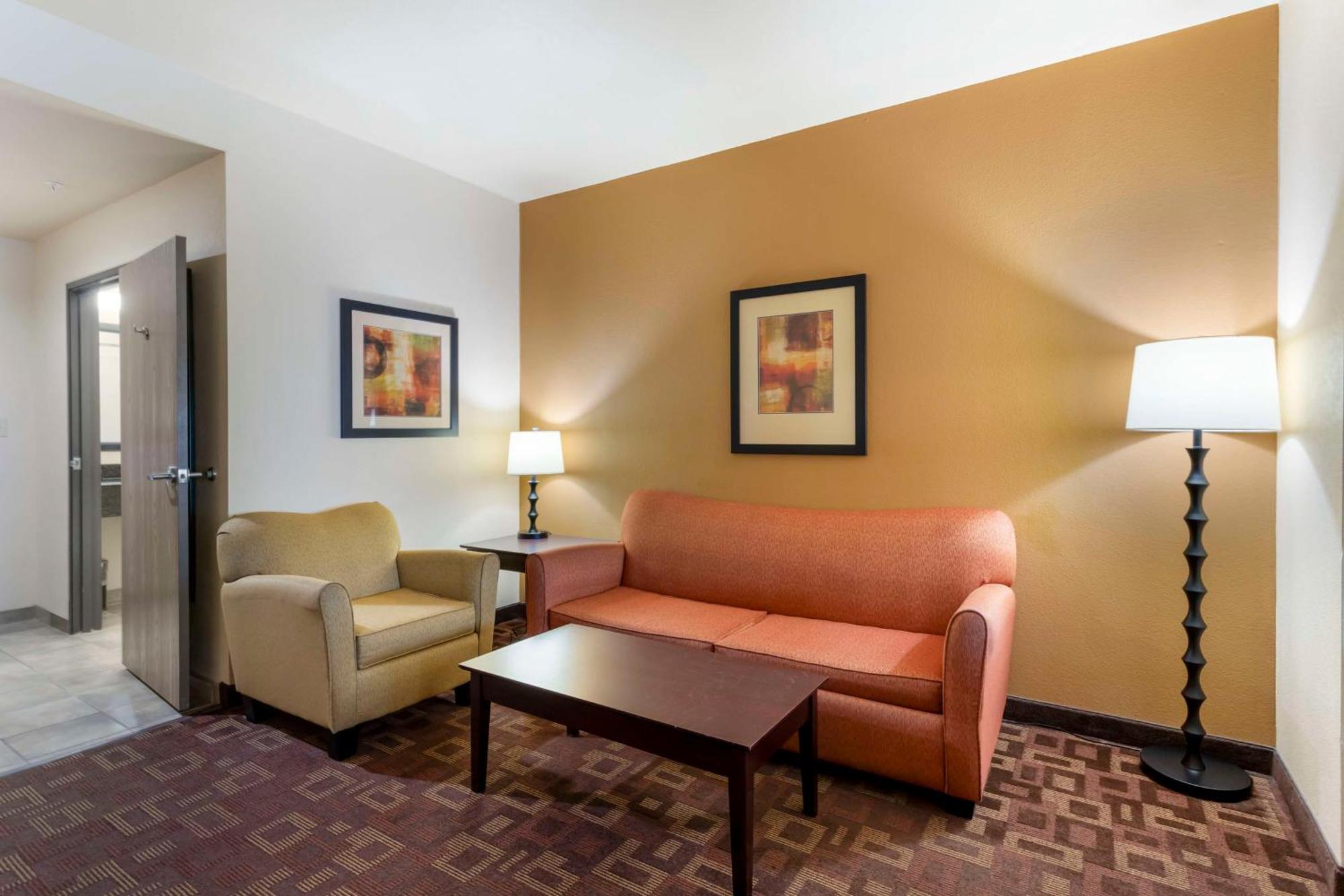 Best Western Plus Goliad Inn & Suites Экстерьер фото